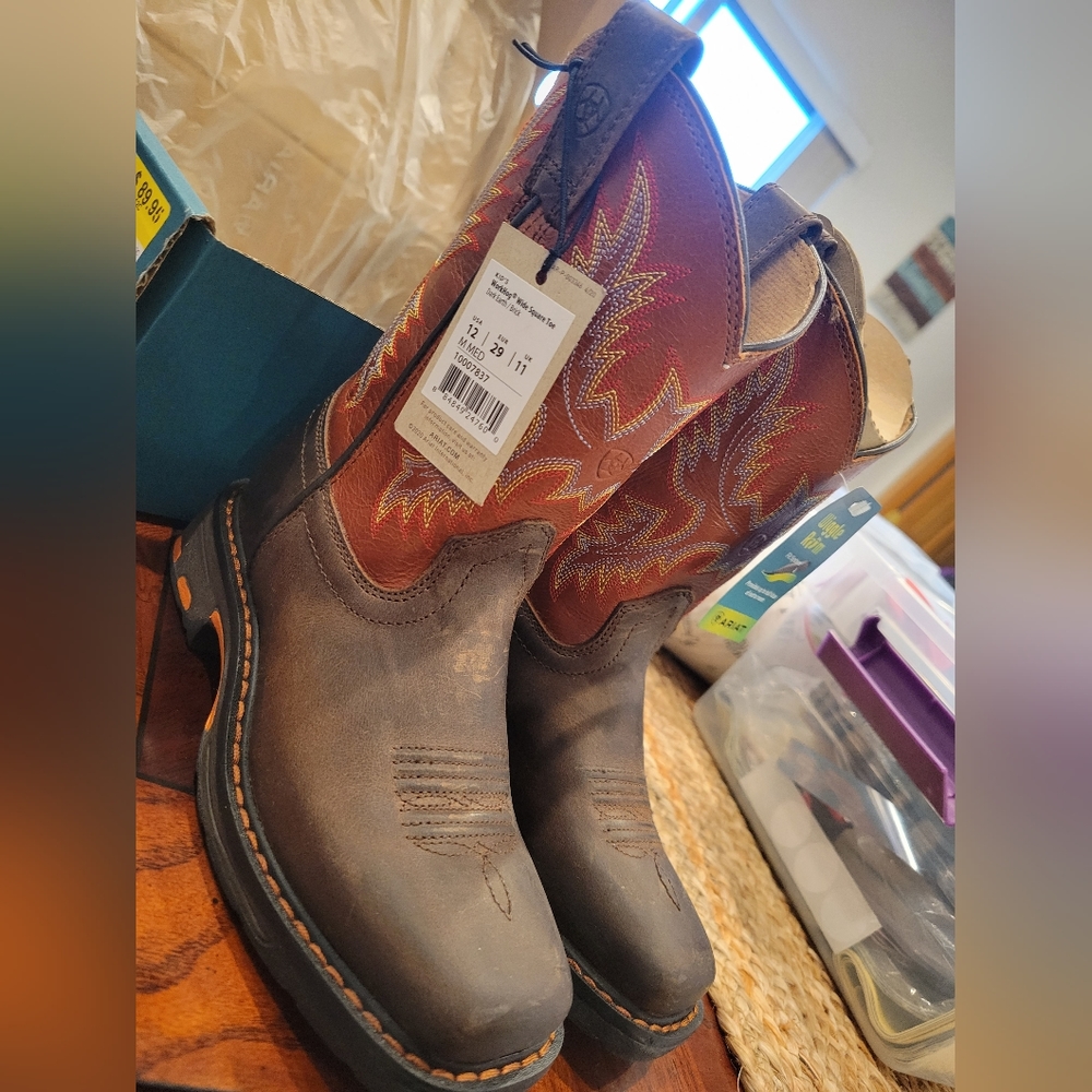 BN boys WROKHOG square toe AROAT BOOTS 12